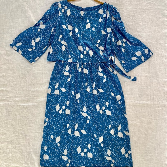 Dresses & Skirts - Vintage lady carol dress.